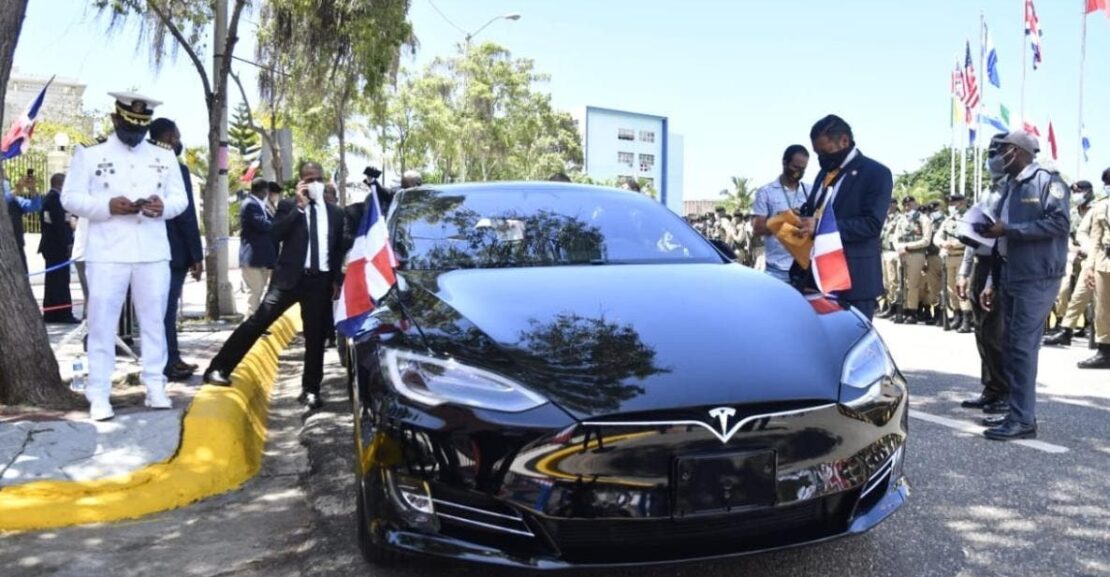 Luis Abinader invitó a Musk a invertir en República Dominicana