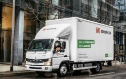 DB Schenker sigue apostando a la movilidad eléctrica y adquiere nuevos Fuso eCanter