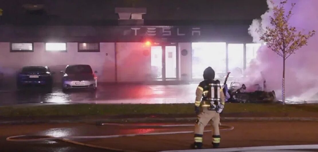 Se registró un incendio en un dealer de Tesla en Malmo Suecia